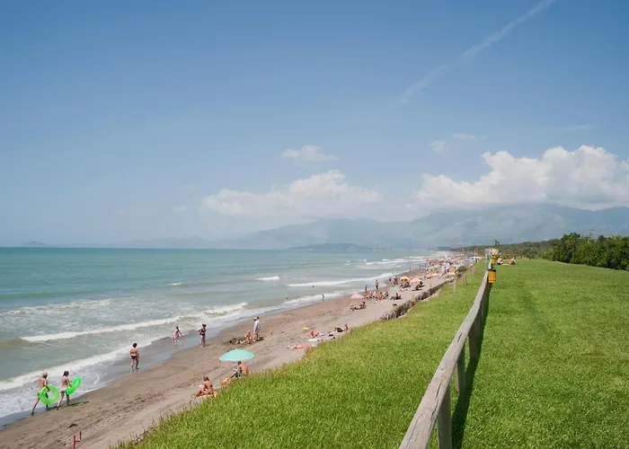 Happy Camp Mobile Homes In Villaggio Camping Baia Domizia